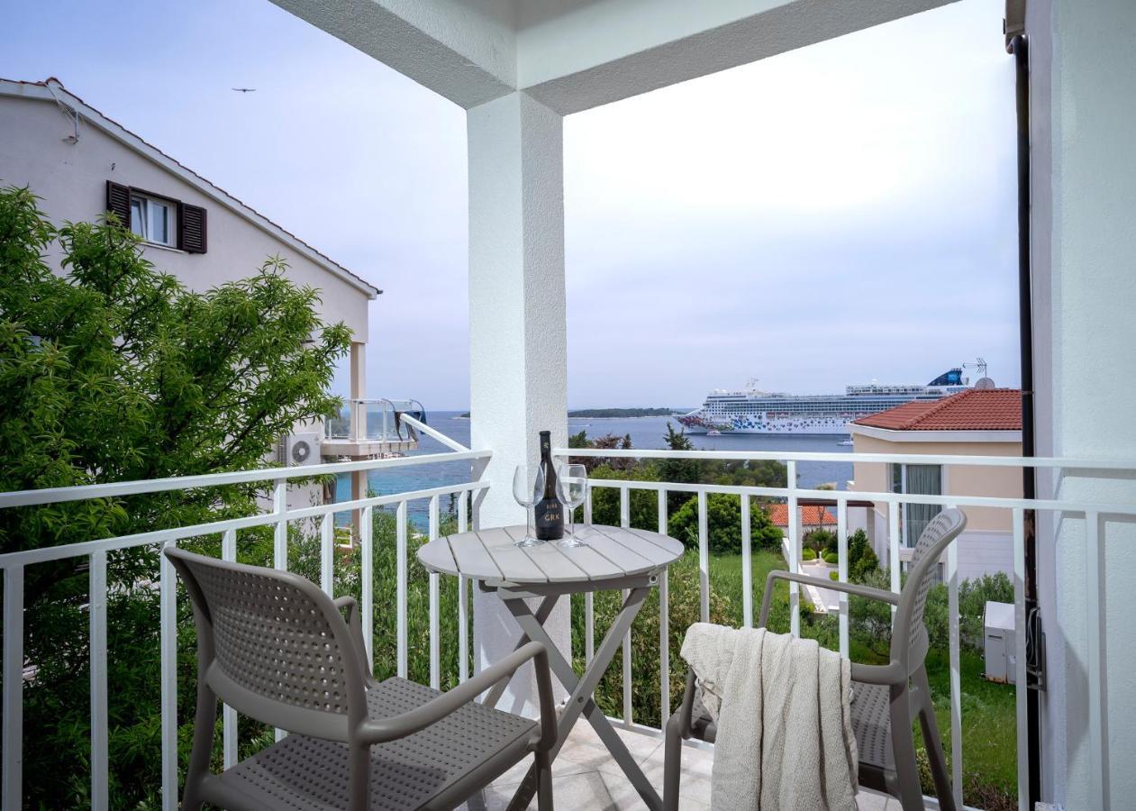 Feelhvar Along Bluelagoon Beach Hvar Town Exterior foto